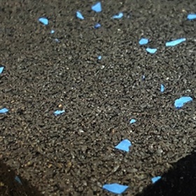 gym-mat_close-up_blackwithbluefleck