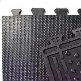 Product image of livestock mats that are made from virgin natural rubber compound