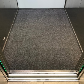 Insitu image of a lift mat which is slip resistant 